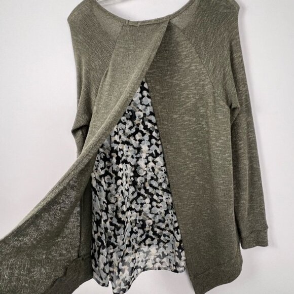 Women's Green Envelope Olive Layered Hem Sweater S - Picture 4 of 7